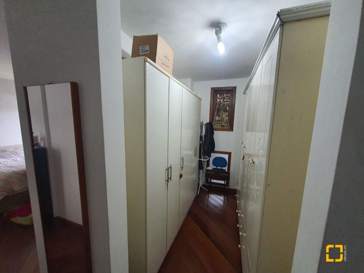 Casa com 349m², 8 quartos (sendo 2 suítes), 3 garagens, no bairro Carvoeira em Florianópolis