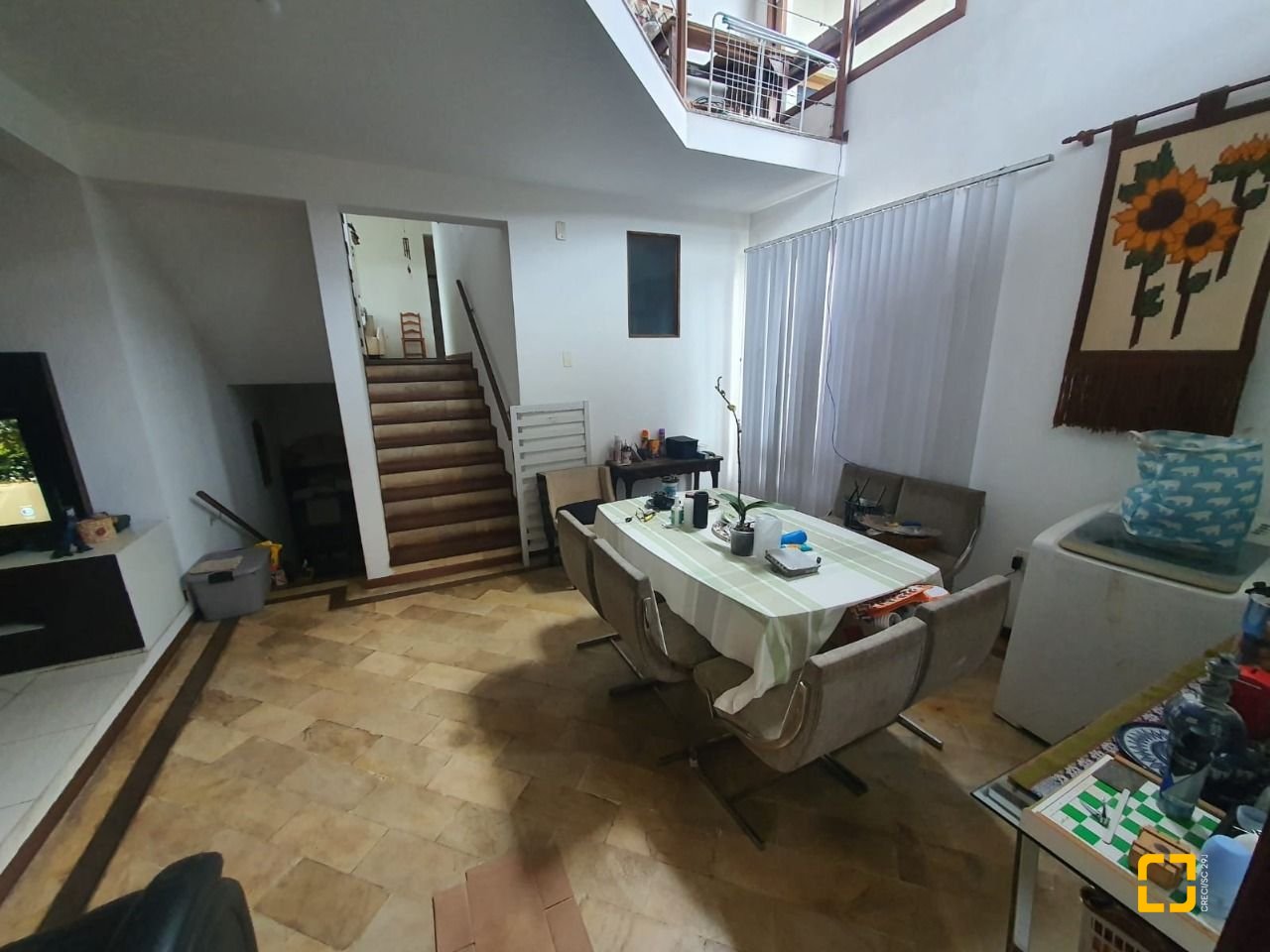 Casa com 349m², 8 quartos (sendo 2 suítes), 3 garagens, no bairro Carvoeira em Florianópolis