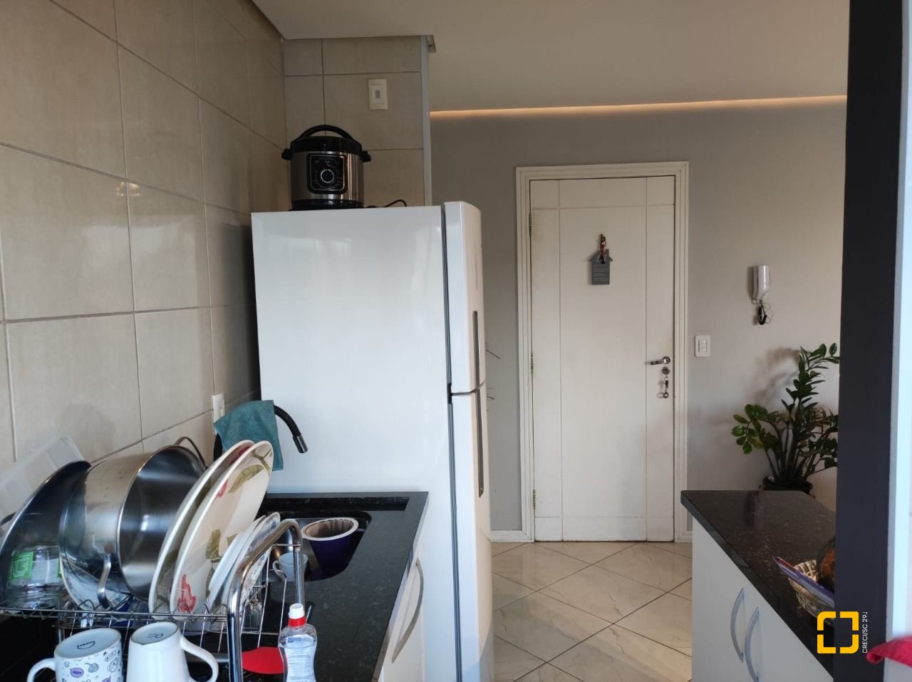 Apartamento com 61m², 2 quartos, 1 garagem, no bairro Potecas em São José