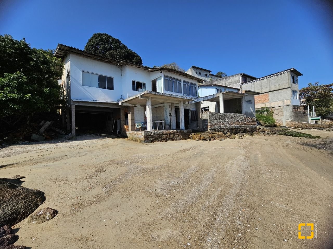 Casa com 150m², 3 quartos (sendo 1 suíte), 2 garagens, no bairro Ribeirão da Ilha em Florianópolis