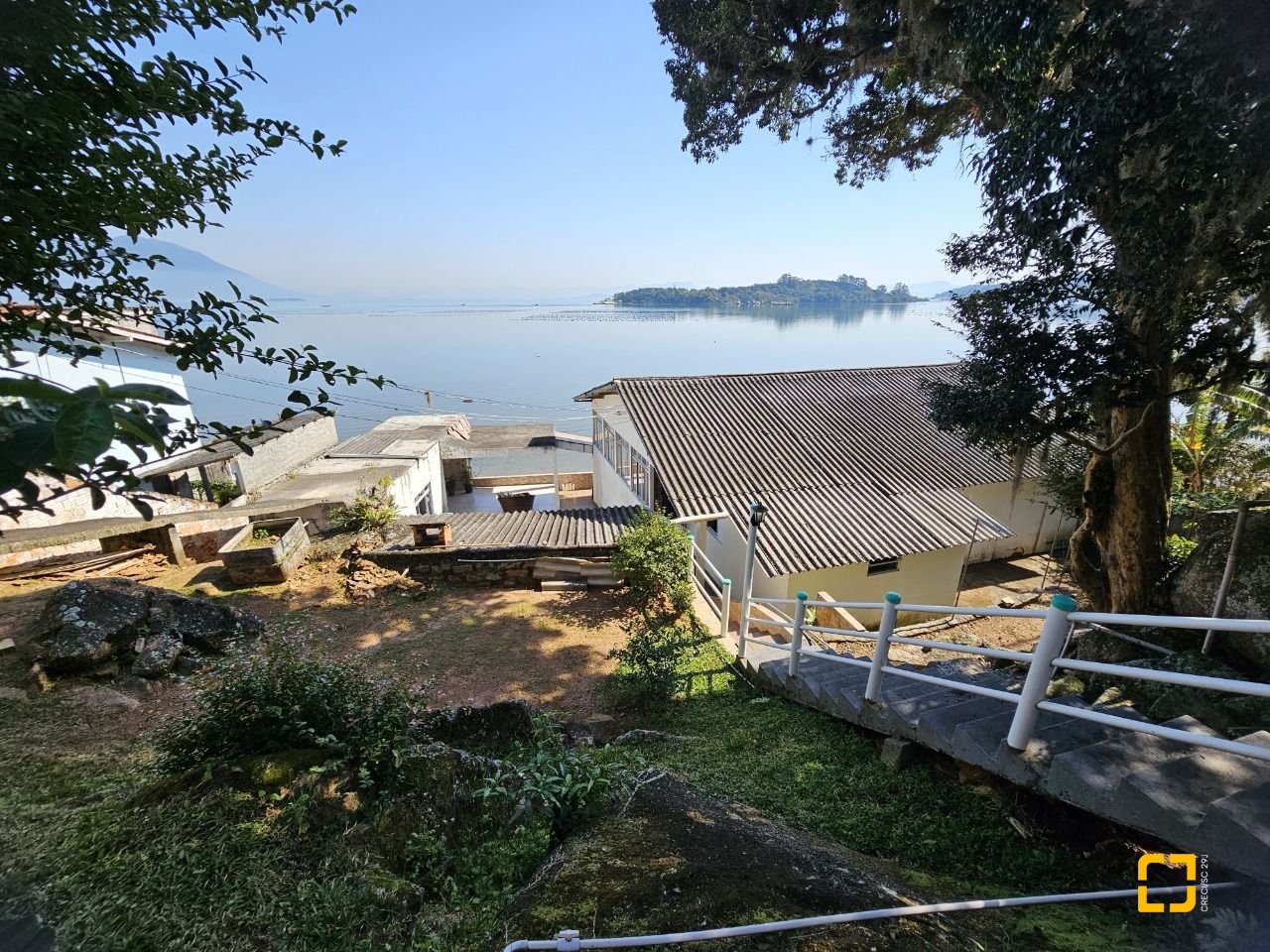 Casa com 150m², 3 quartos (sendo 1 suíte), 2 garagens, no bairro Ribeirão da Ilha em Florianópolis