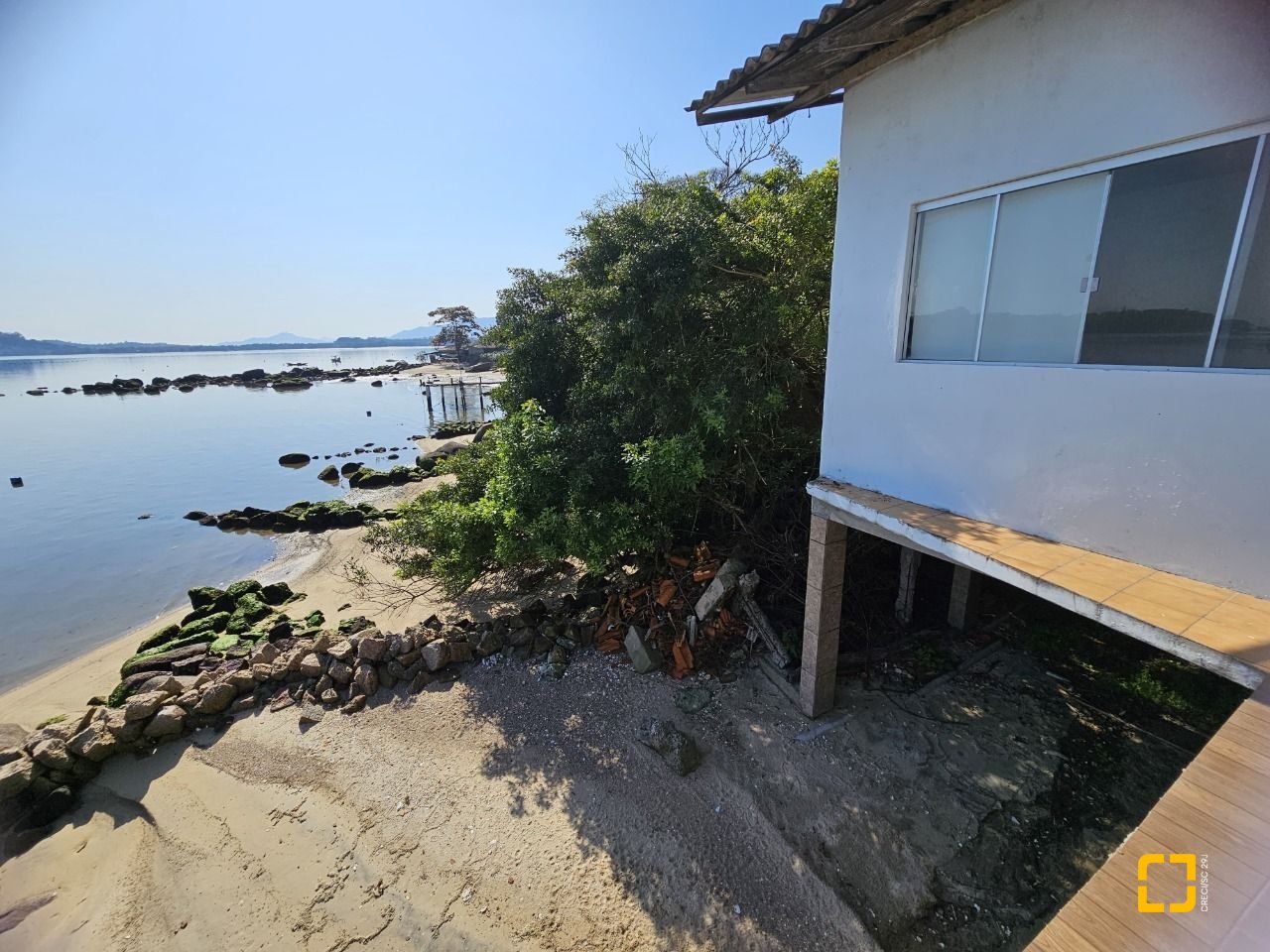 Casa com 150m², 3 quartos (sendo 1 suíte), 2 garagens, no bairro Ribeirão da Ilha em Florianópolis