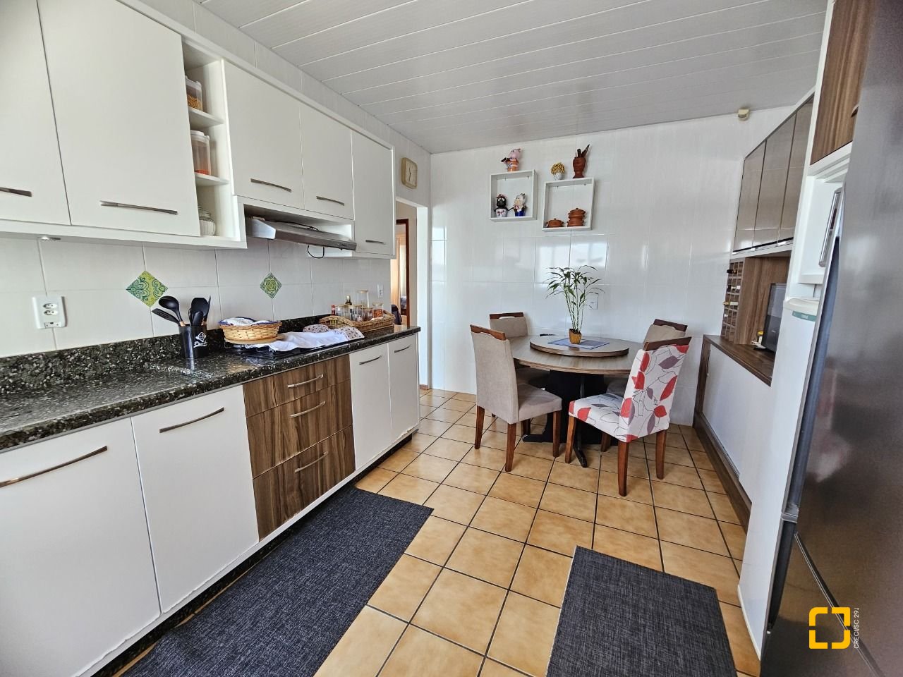 Casa com 150m², 3 quartos (sendo 1 suíte), 2 garagens, no bairro Ribeirão da Ilha em Florianópolis