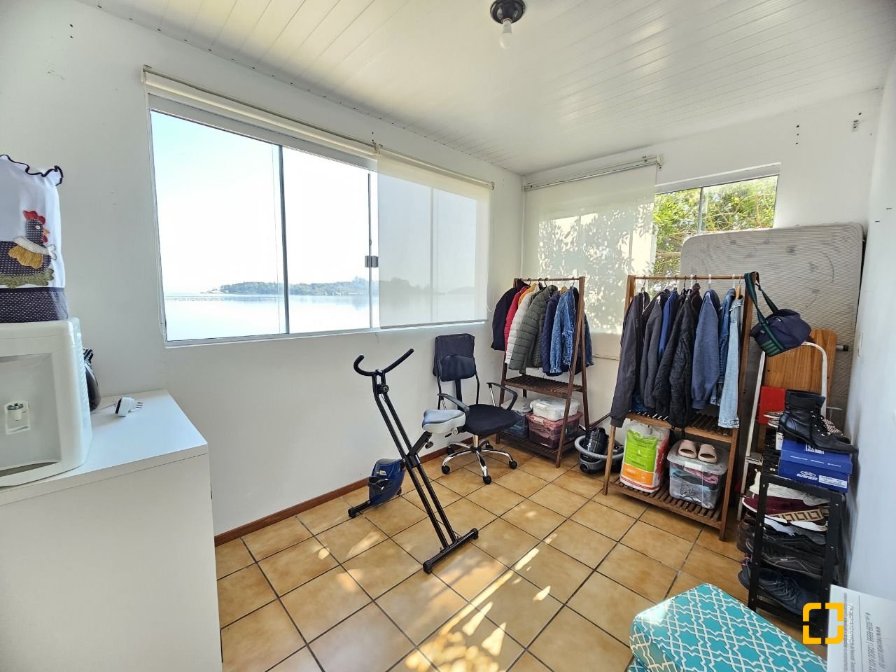 Casa com 150m², 3 quartos (sendo 1 suíte), 2 garagens, no bairro Ribeirão da Ilha em Florianópolis