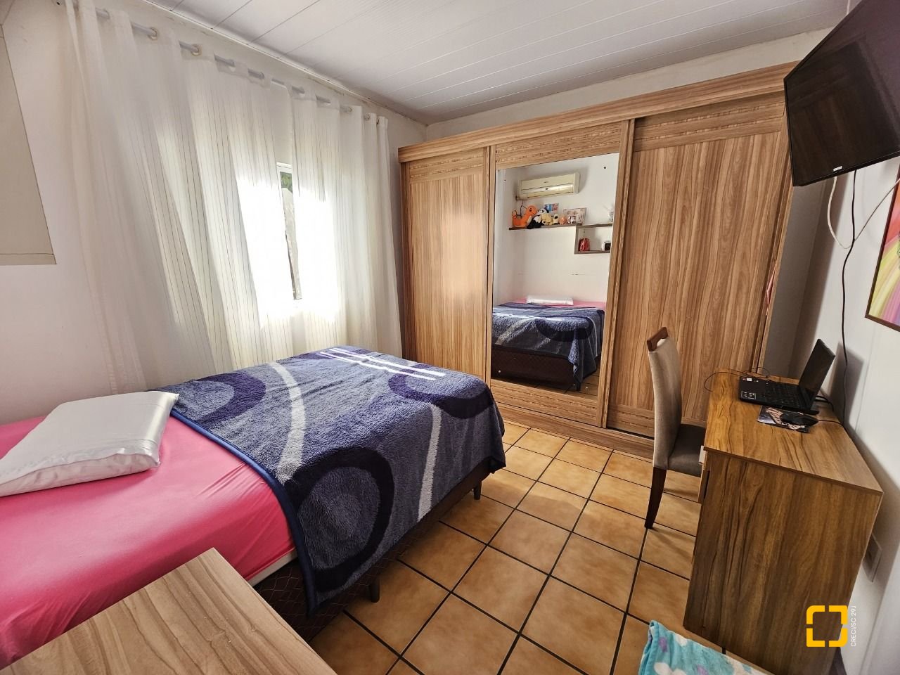 Casa com 150m², 3 quartos (sendo 1 suíte), 2 garagens, no bairro Ribeirão da Ilha em Florianópolis
