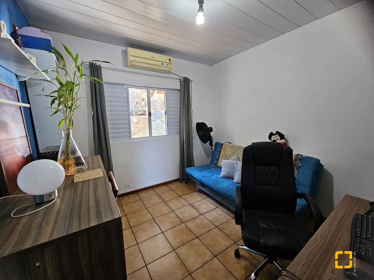 Casa com 150m², 3 quartos (sendo 1 suíte), 2 garagens, no bairro Ribeirão da Ilha em Florianópolis