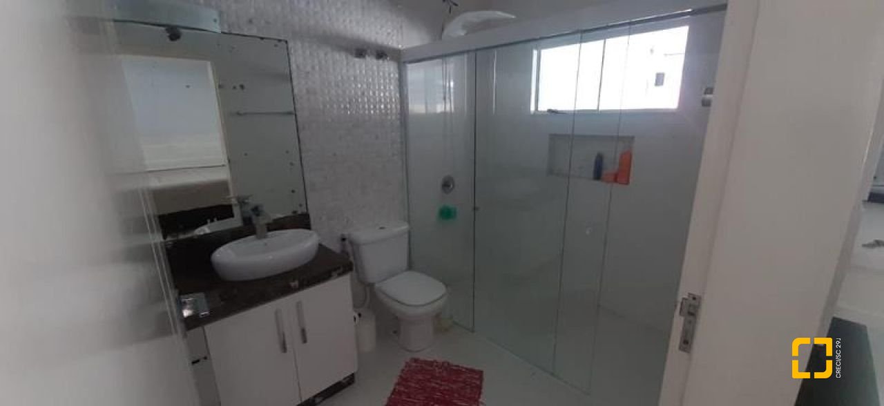 Casa com 300m², 4 quartos (sendo 1 suíte), 3 garagens, no bairro Praia Comprida em São José