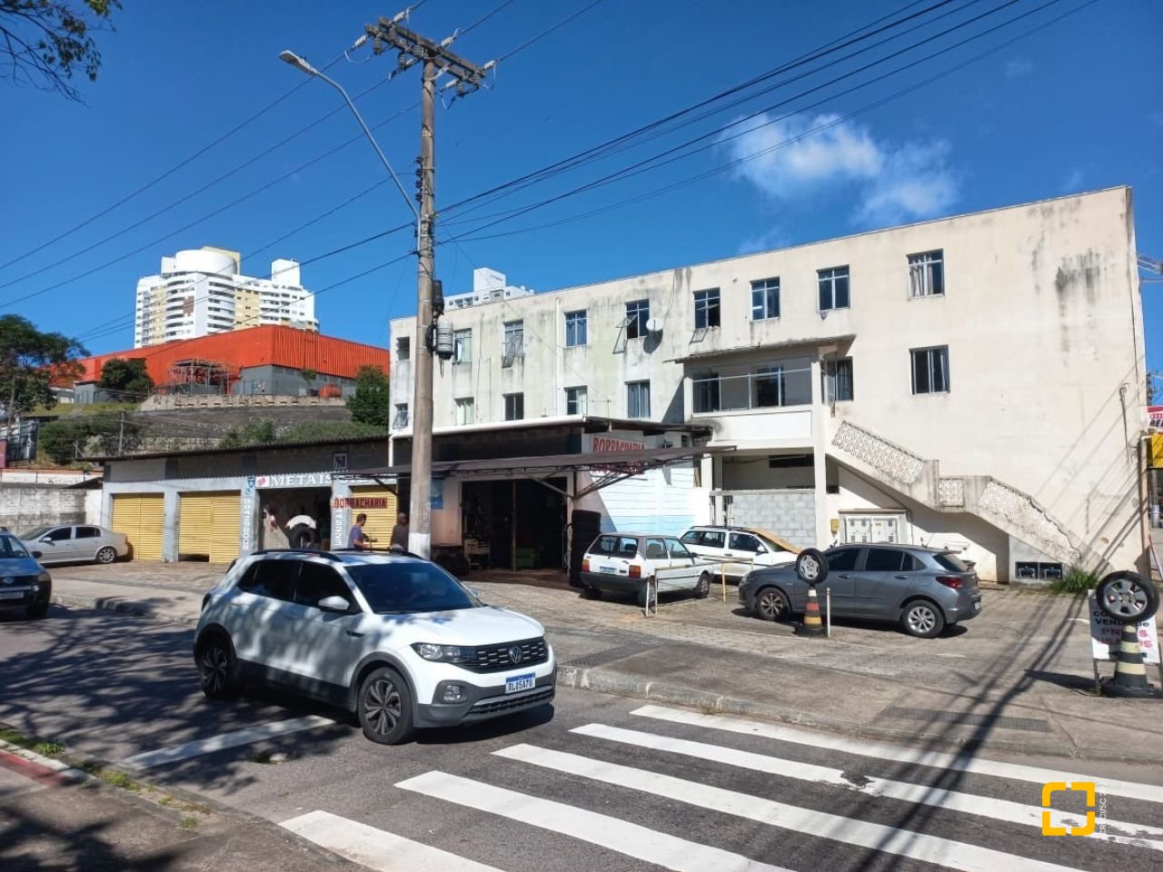 Prédio com 1409m², no bairro Estreito em Florianópolis