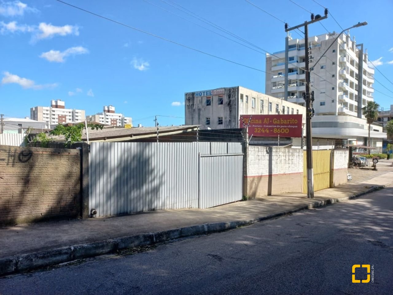 Prédio com 1409m², no bairro Estreito em Florianópolis