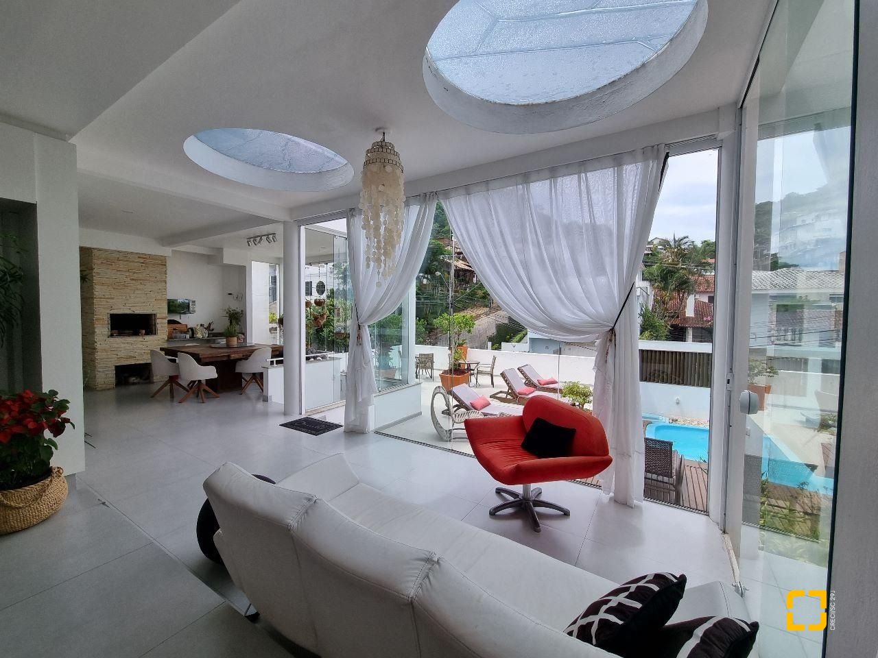 Casa com 450m², 5 garagens, no bairro Centro em Florianópolis