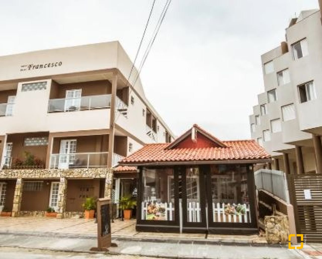 Flat com 600m², 17 quartos, 5 garagens, no bairro Canasvieiras em Florianópolis