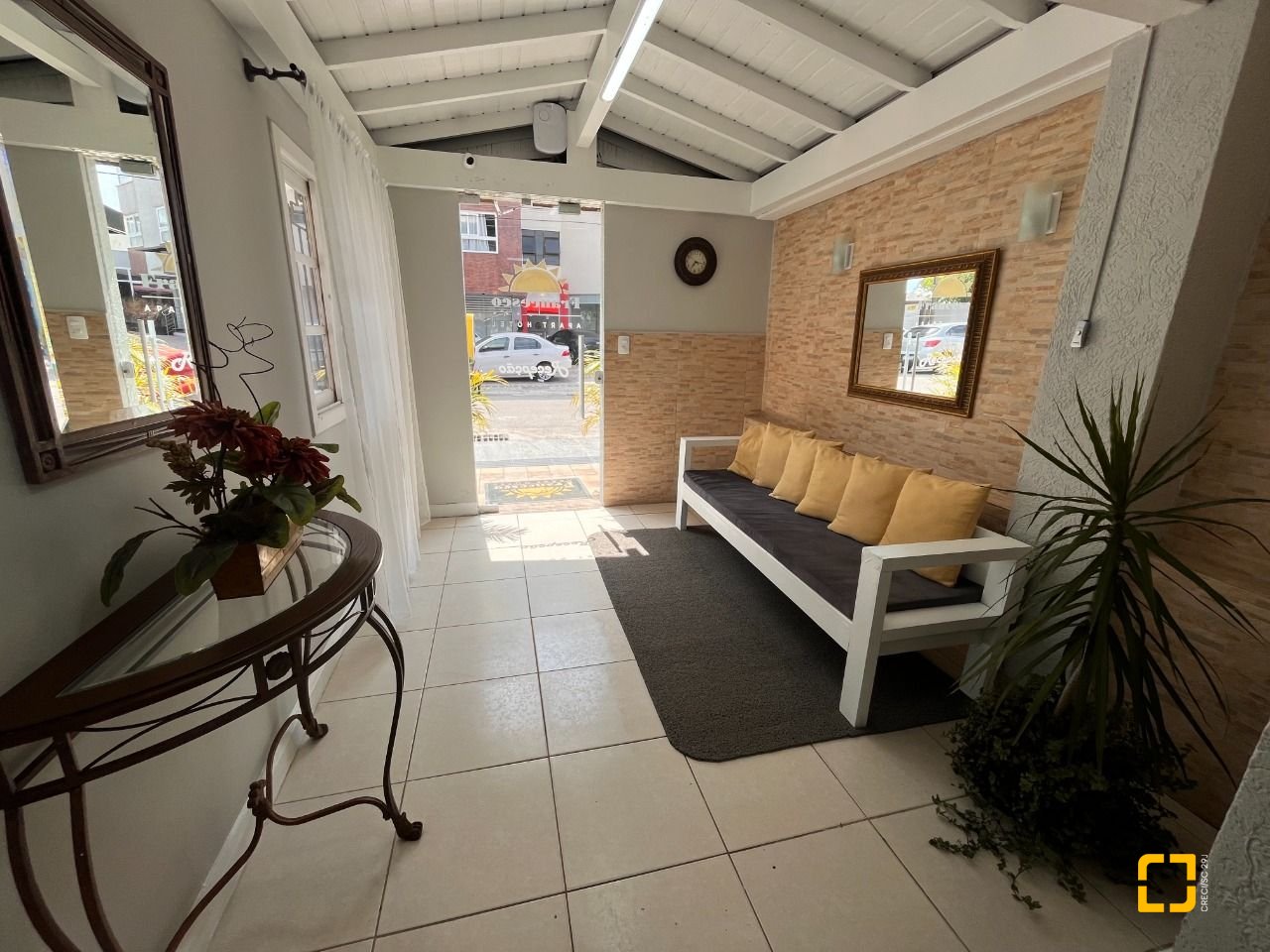 Flat com 600m², 17 quartos, 5 garagens, no bairro Canasvieiras em Florianópolis