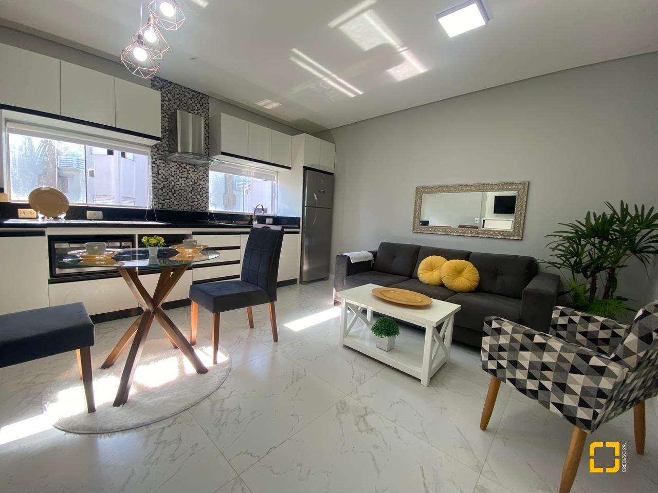 Flat com 600m², 17 quartos, 5 garagens, no bairro Canasvieiras em Florianópolis