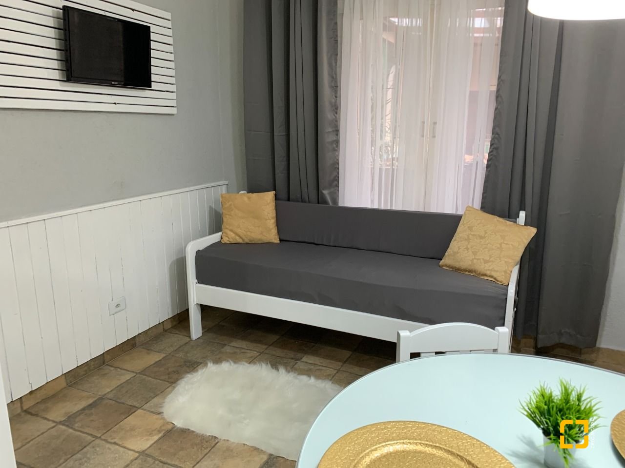 Flat com 600m², 17 quartos, 5 garagens, no bairro Canasvieiras em Florianópolis