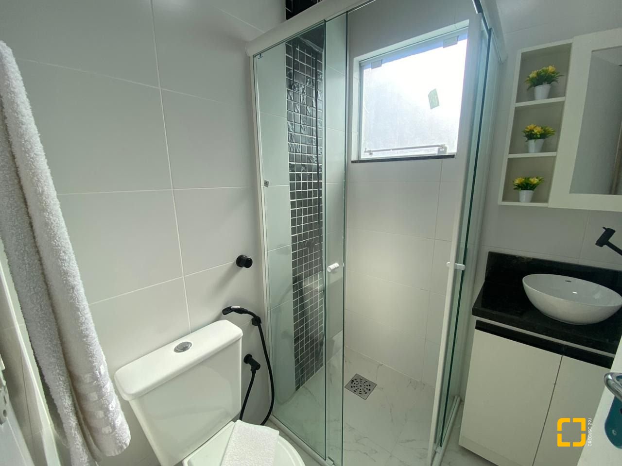 Flat com 600m², 17 quartos, 5 garagens, no bairro Canasvieiras em Florianópolis