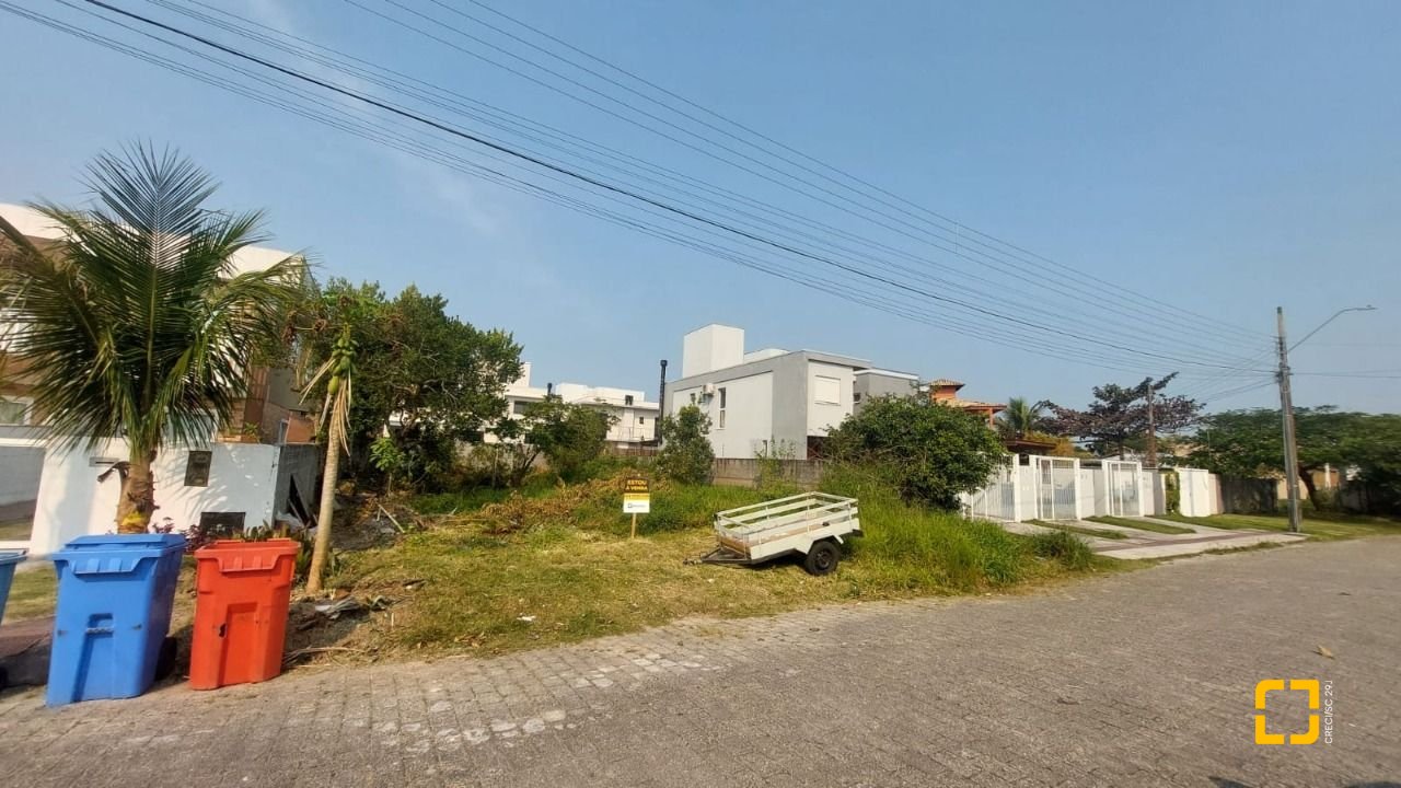 Terreno com 450m², no bairro Campeche em Florianópolis