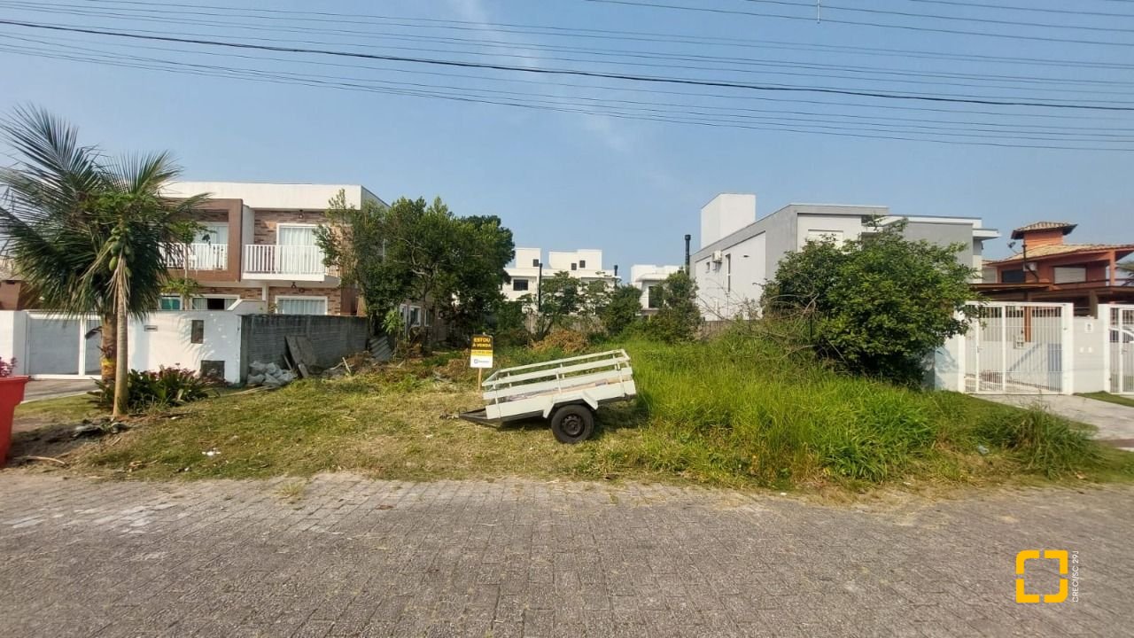 Terreno com 450m², no bairro Campeche em Florianópolis