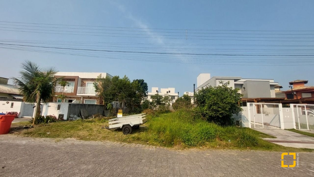 Terreno com 450m², no bairro Campeche em Florianópolis