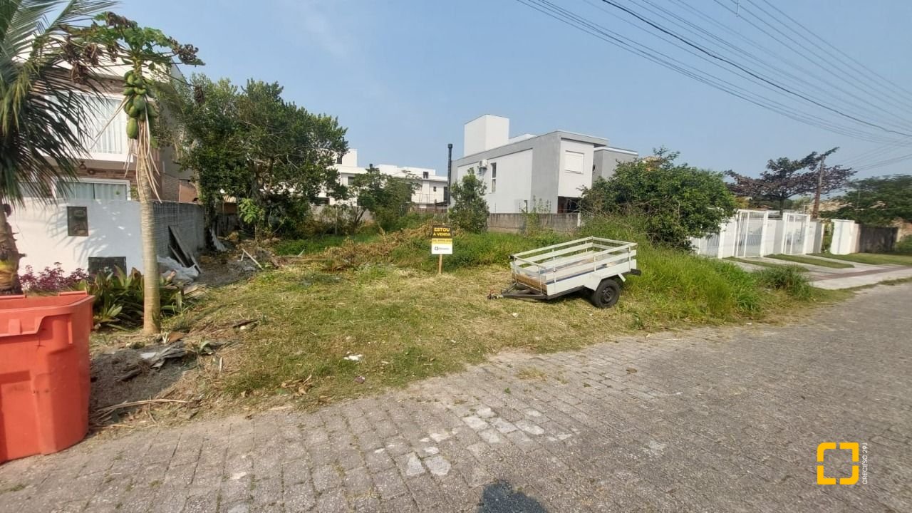 Terreno com 450m², no bairro Campeche em Florianópolis
