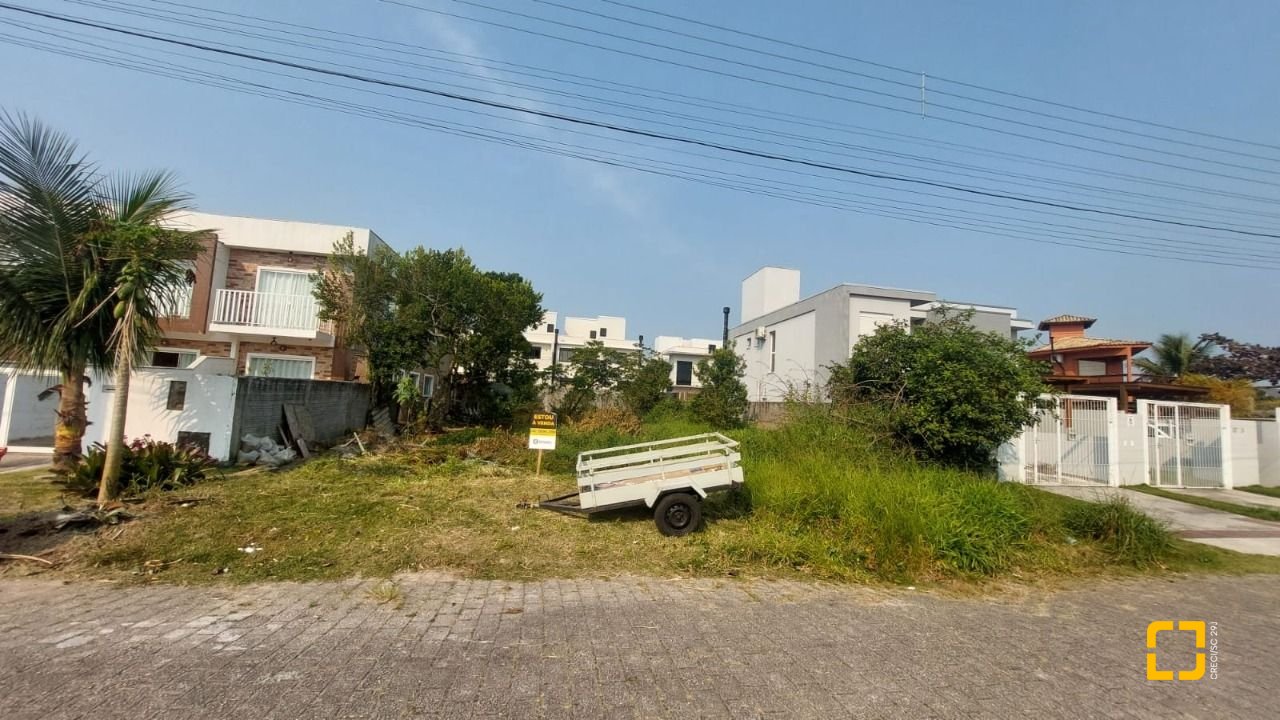 Terreno com 450m², no bairro Campeche em Florianópolis