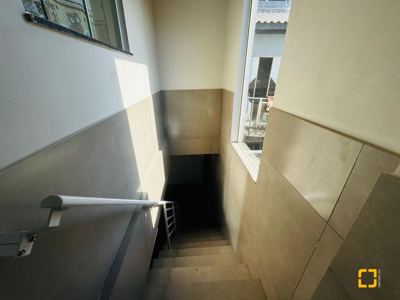 Hotel com 261m², 7 quartos (sendo 1 suíte), 3 garagens, no bairro Tapera da Base em Florianópolis