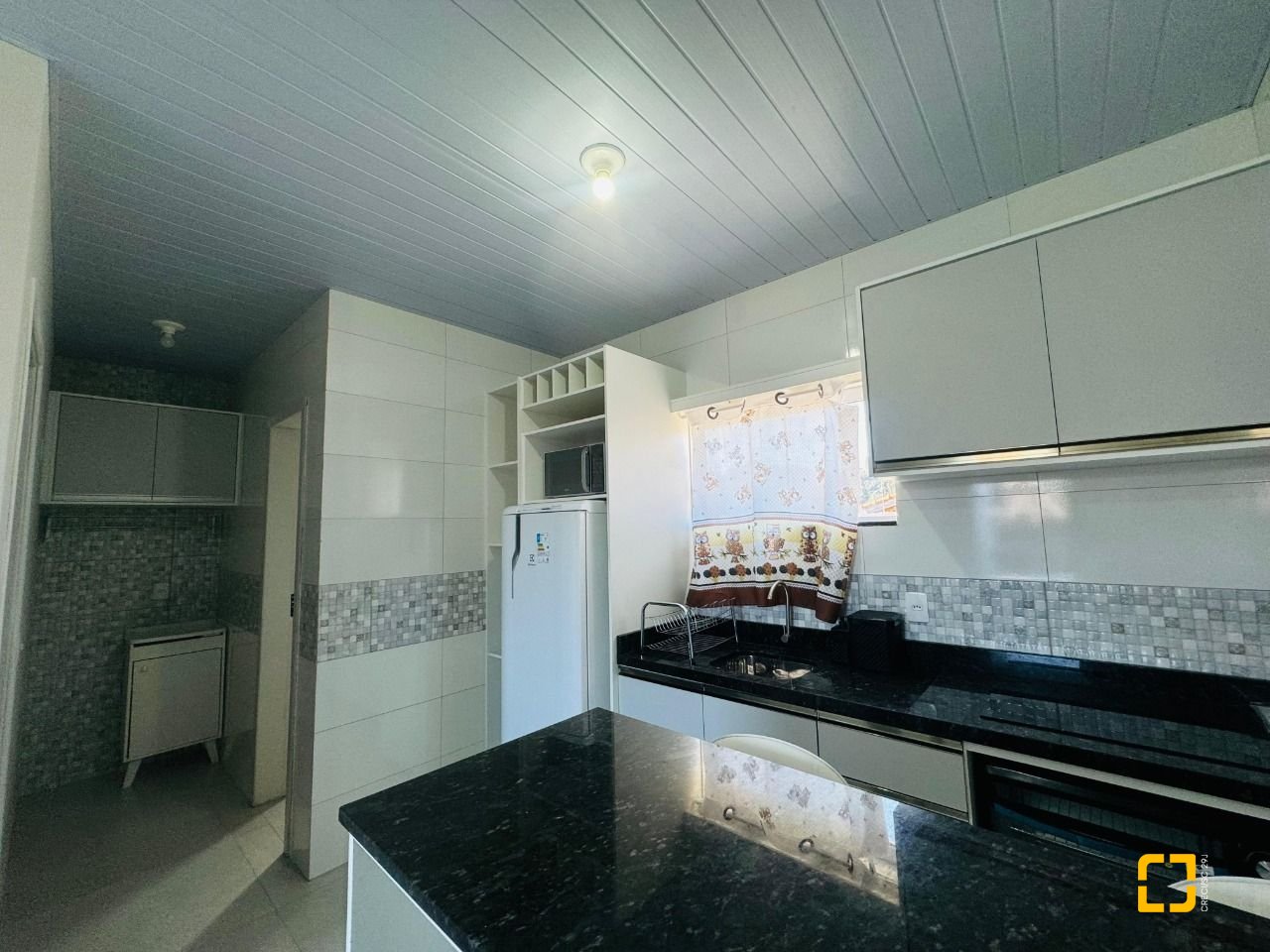 Hotel com 261m², 7 quartos (sendo 1 suíte), 3 garagens, no bairro Tapera da Base em Florianópolis