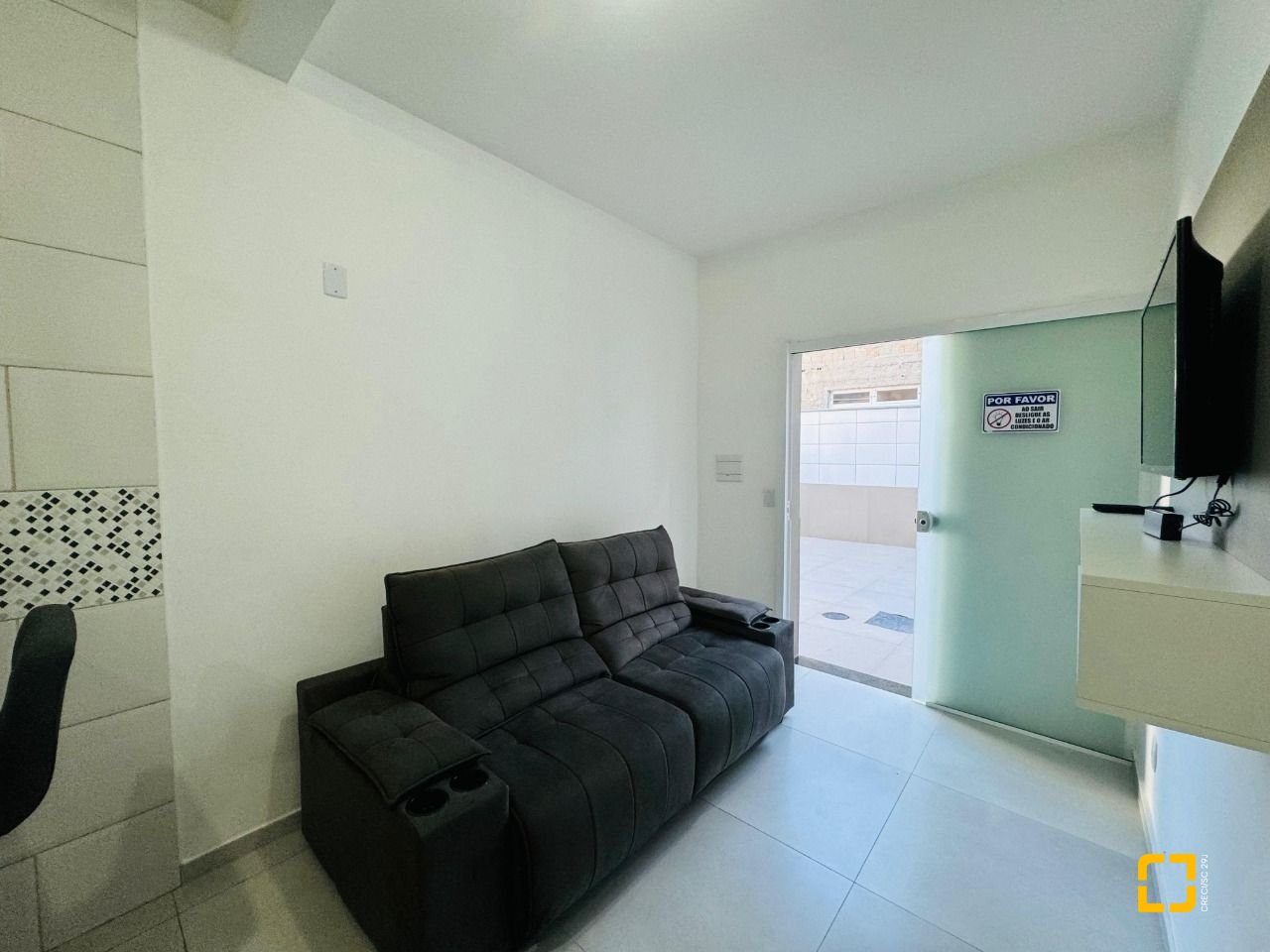 Hotel com 261m², 7 quartos (sendo 1 suíte), 3 garagens, no bairro Tapera da Base em Florianópolis