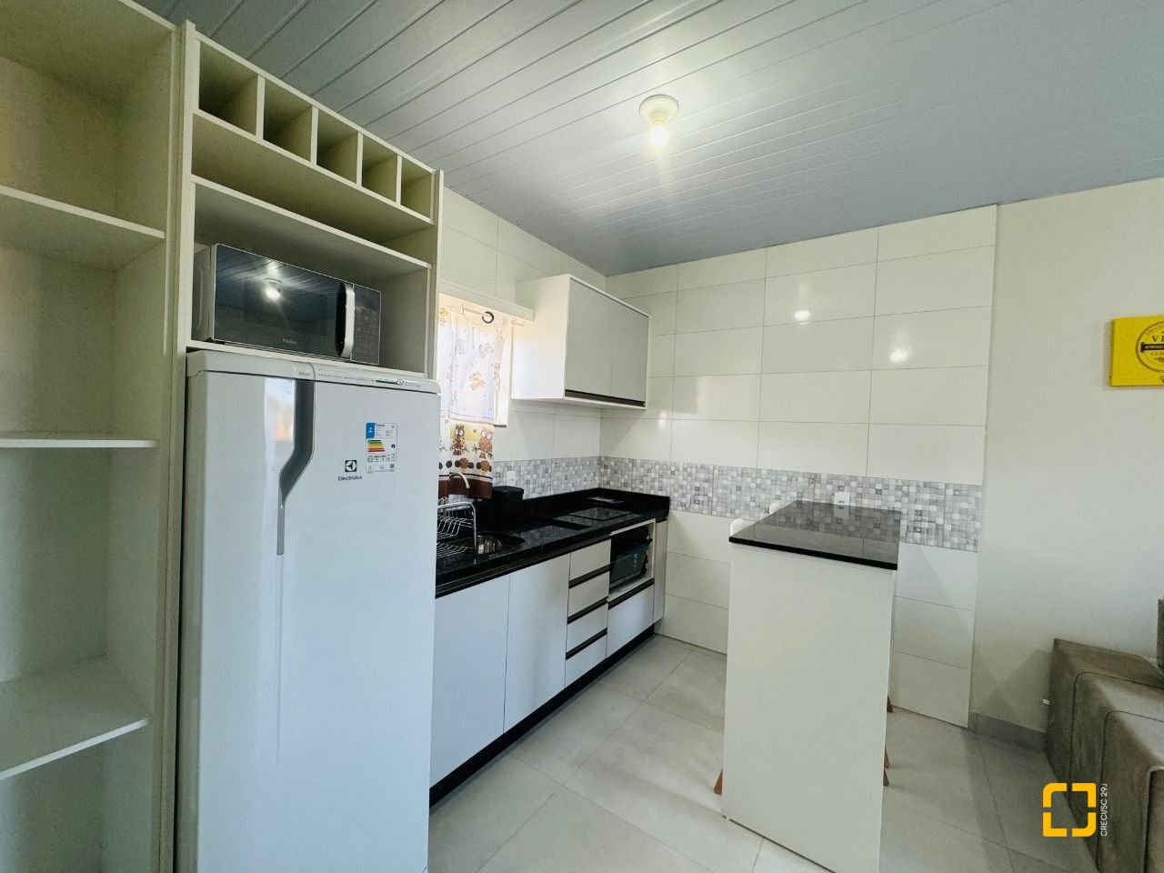 Hotel com 261m², 7 quartos (sendo 1 suíte), 3 garagens, no bairro Tapera da Base em Florianópolis