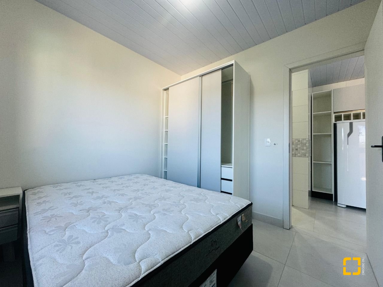 Hotel com 261m², 7 quartos (sendo 1 suíte), 3 garagens, no bairro Tapera da Base em Florianópolis