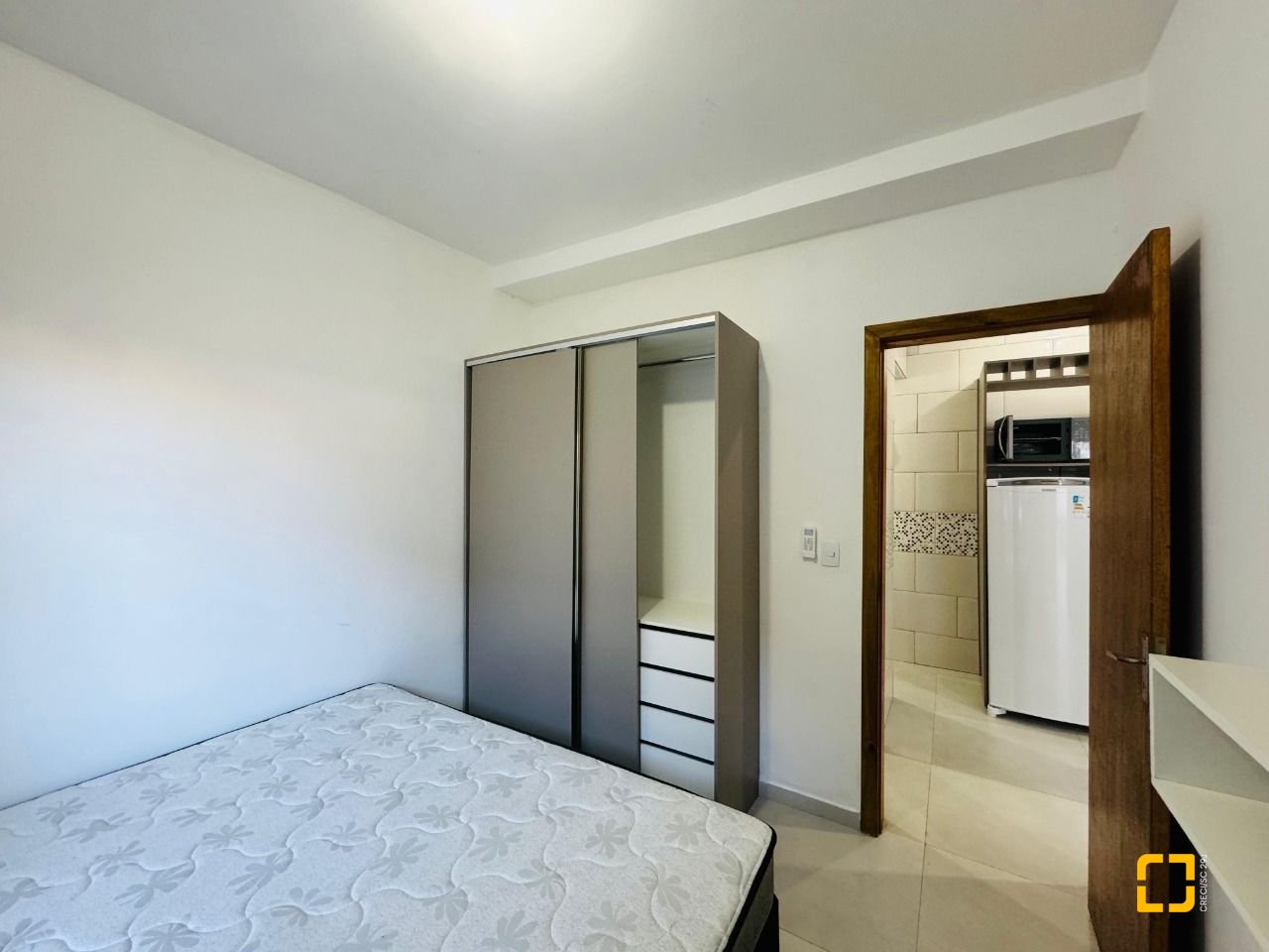 Hotel com 261m², 7 quartos (sendo 1 suíte), 3 garagens, no bairro Tapera da Base em Florianópolis