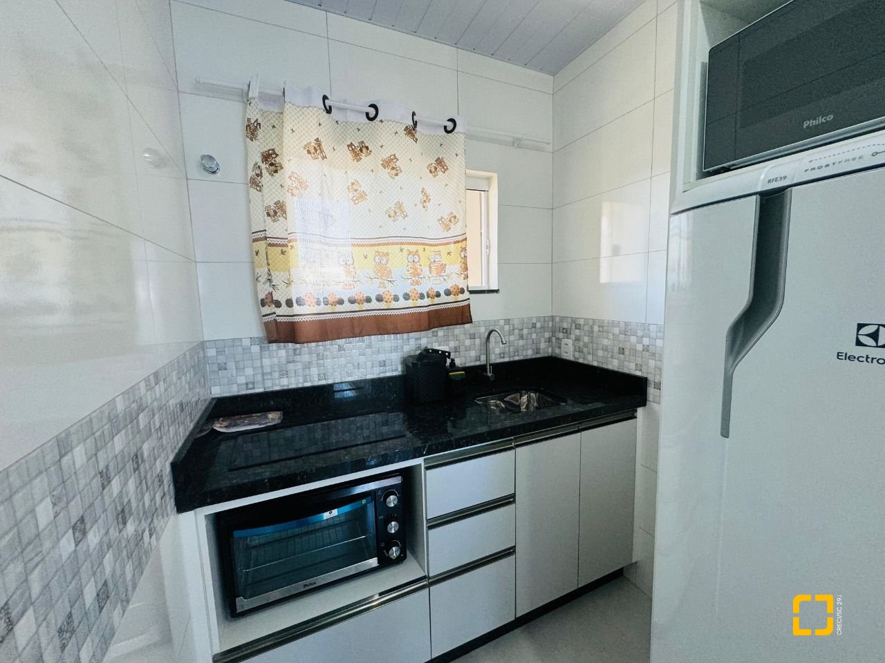 Hotel com 261m², 7 quartos (sendo 1 suíte), 3 garagens, no bairro Tapera da Base em Florianópolis