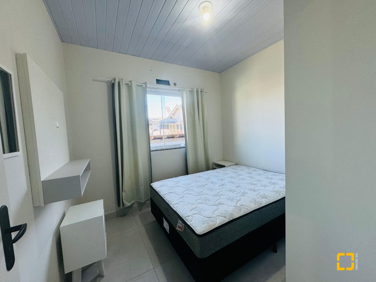 Hotel com 261m², 7 quartos (sendo 1 suíte), 3 garagens, no bairro Tapera da Base em Florianópolis