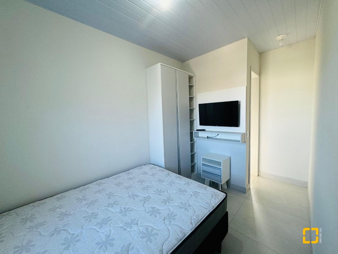 Hotel com 261m², 7 quartos (sendo 1 suíte), 3 garagens, no bairro Tapera da Base em Florianópolis