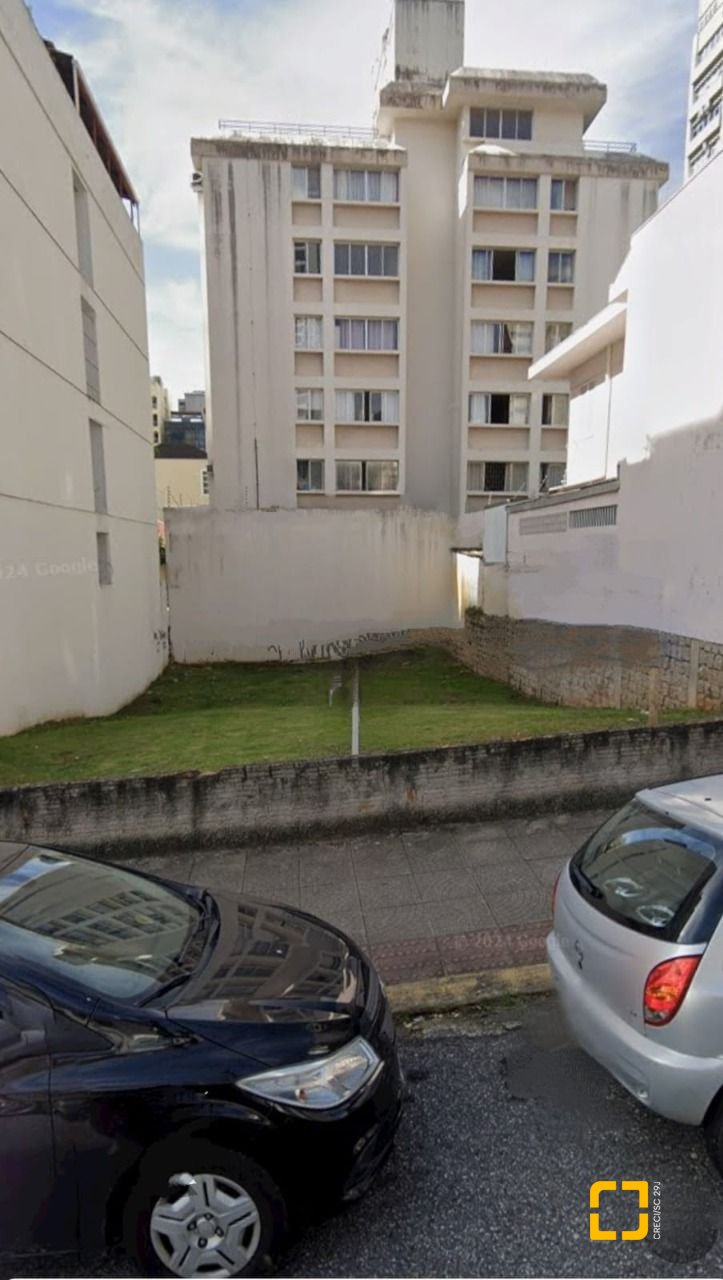 Terreno com 324m², no bairro Centro em Florianópolis