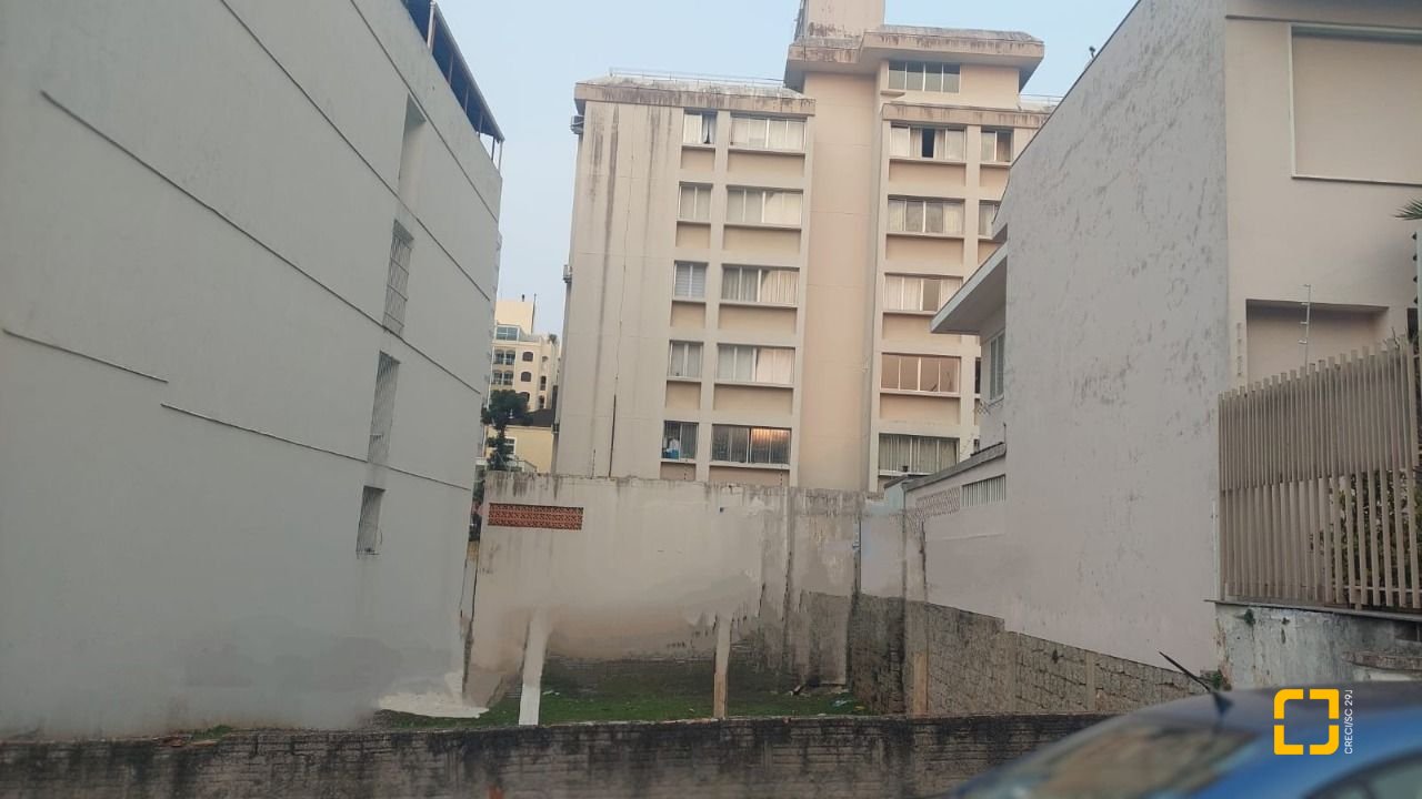 Terreno com 324m², no bairro Centro em Florianópolis