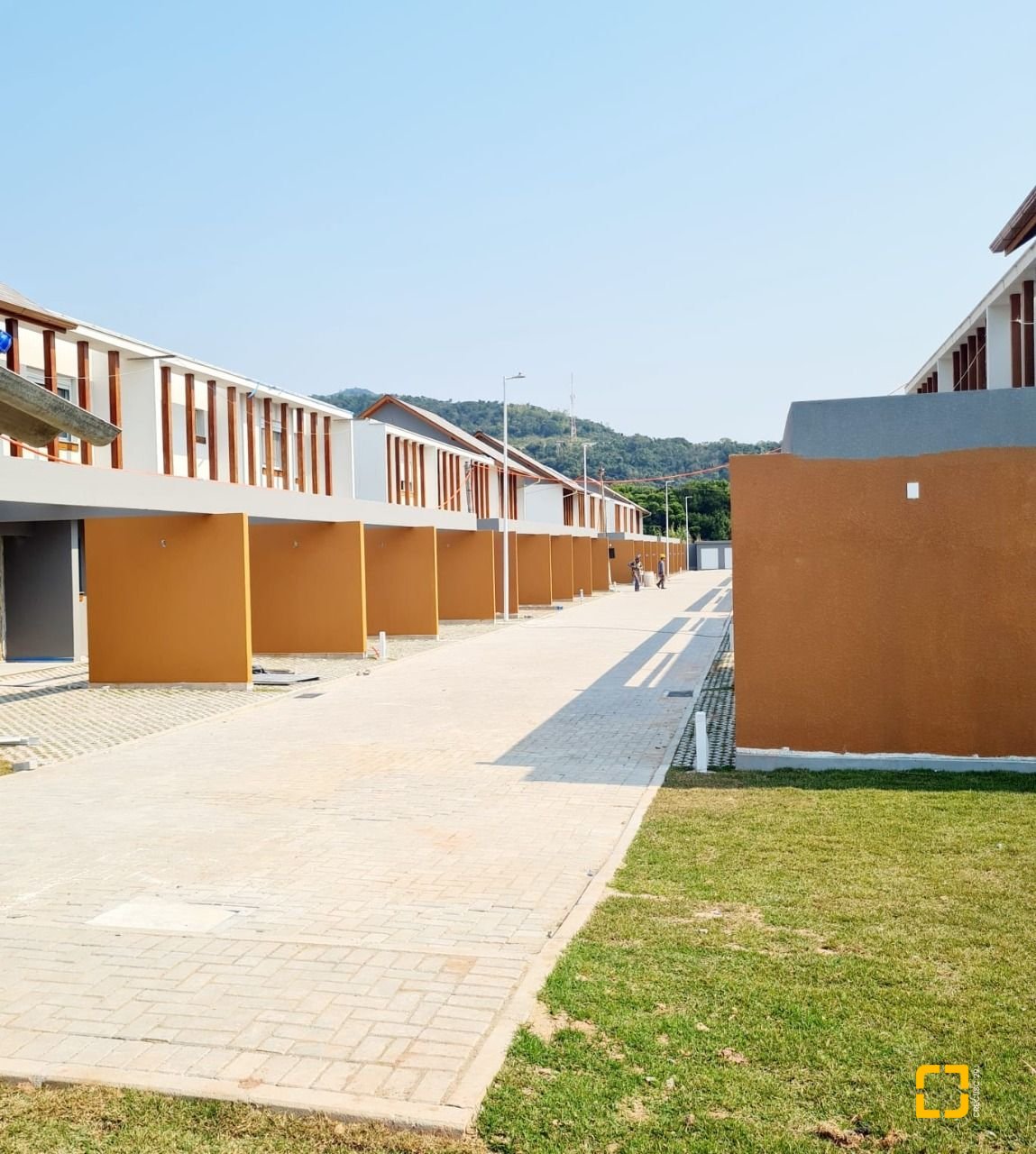 Casa de Condomínio com 78m², 4 quartos (sendo 2 suítes), 2 garagens, no bairro Morro das Pedras em Florianópolis