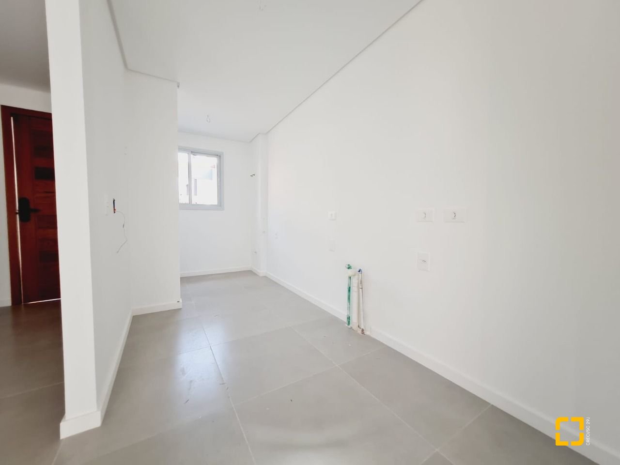Casa de Condomínio com 78m², 4 quartos (sendo 2 suítes), 2 garagens, no bairro Morro das Pedras em Florianópolis
