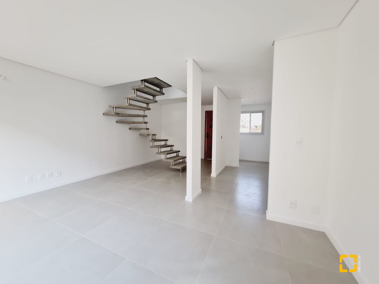 Casa de Condomínio com 78m², 4 quartos (sendo 2 suítes), 2 garagens, no bairro Morro das Pedras em Florianópolis