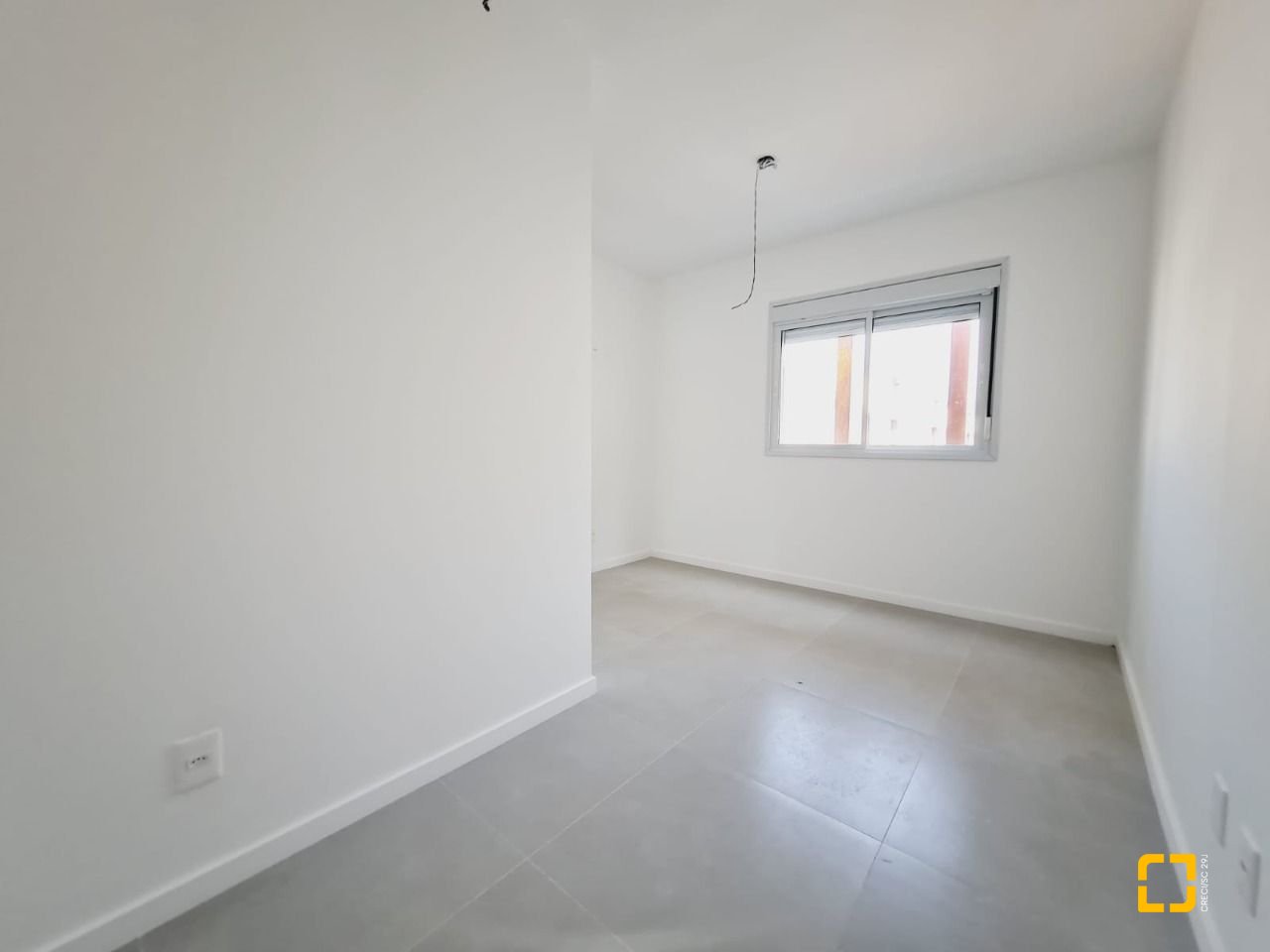 Casa de Condomínio com 78m², 4 quartos (sendo 2 suítes), 2 garagens, no bairro Morro das Pedras em Florianópolis