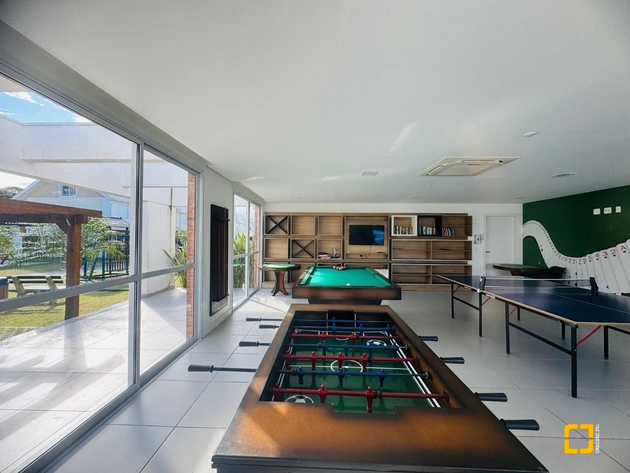 Casa de Condomínio com 78m², 4 quartos (sendo 2 suítes), 2 garagens, no bairro Morro das Pedras em Florianópolis