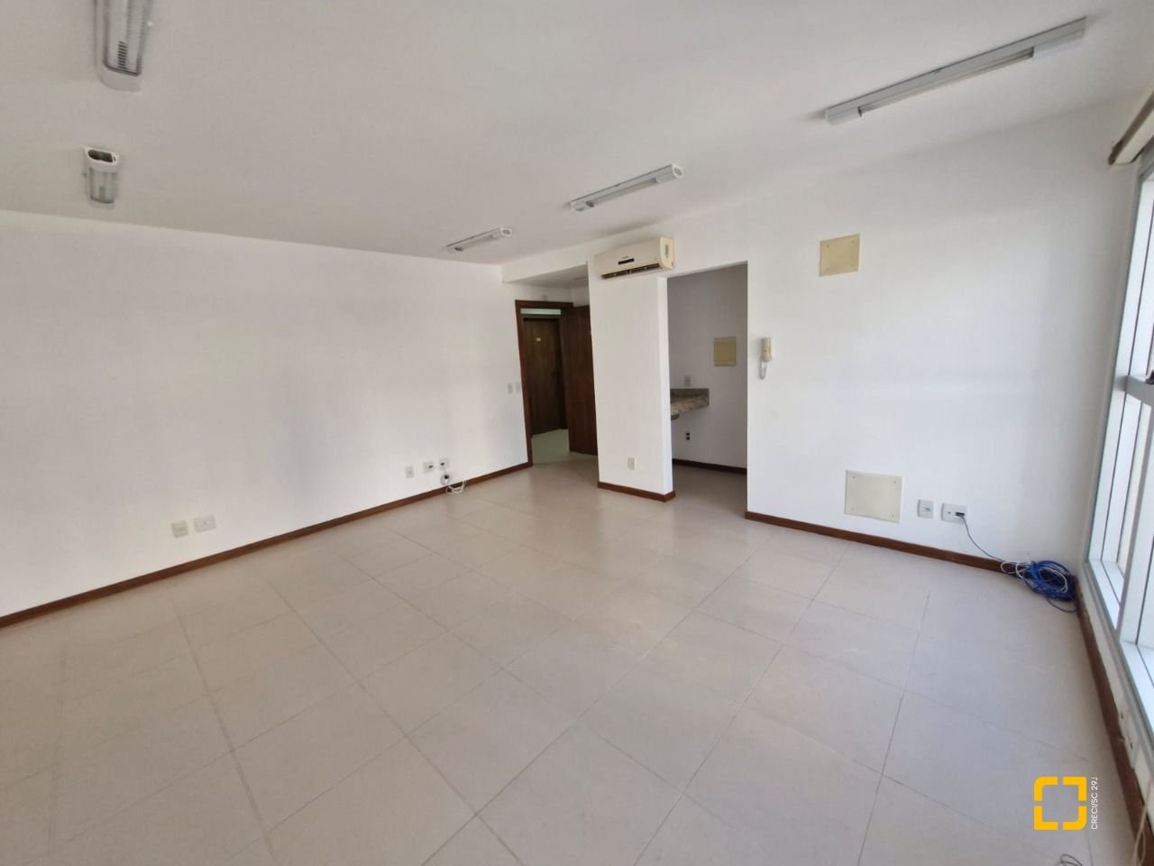 Sala com 31m², 1 garagem, no bairro Centro em Florianópolis