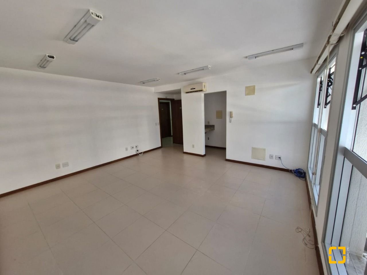 Sala com 31m², 1 garagem, no bairro Centro em Florianópolis