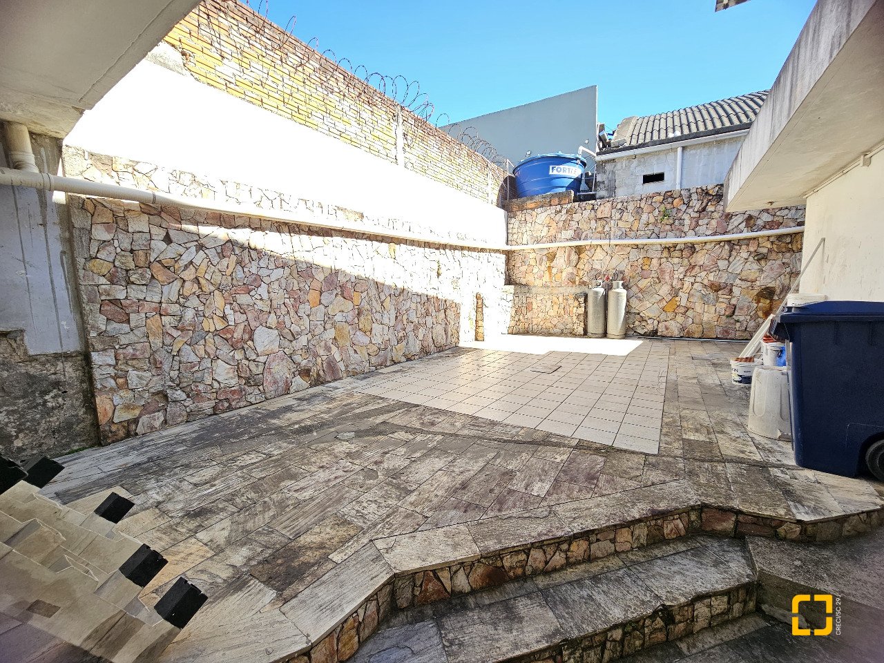 Casa com 329m², no bairro Saco dos Limões em Florianópolis