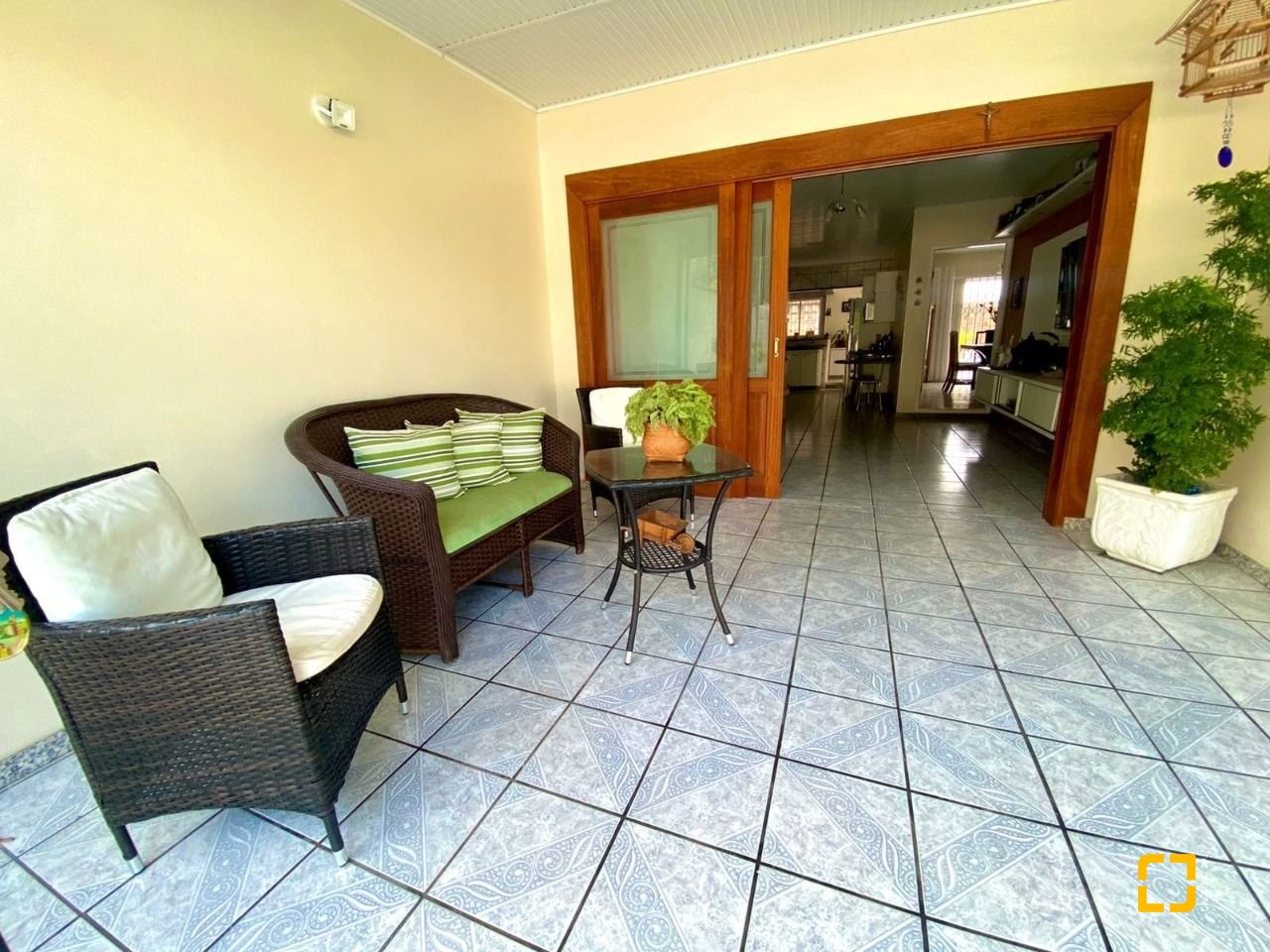 Casa com 160m², 5 quartos (sendo 1 suíte), 5 garagens, no bairro Ingleses em Florianópolis