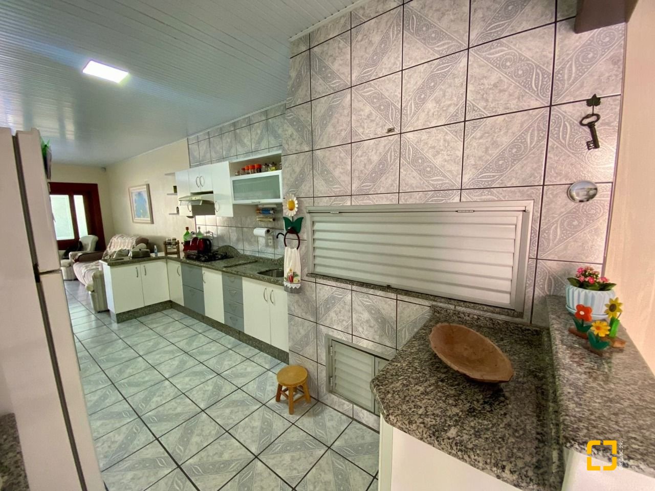 Casa com 160m², 5 quartos (sendo 1 suíte), 5 garagens, no bairro Ingleses em Florianópolis