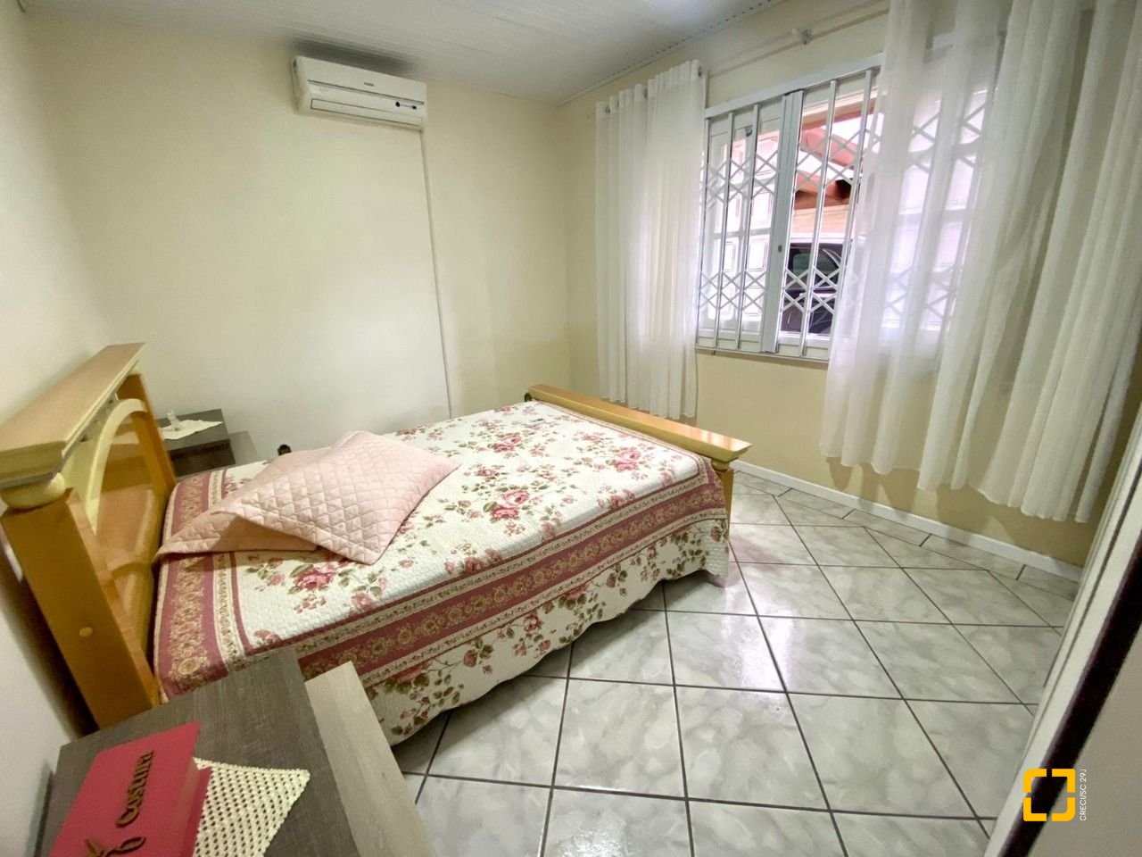 Casa com 160m², 5 quartos (sendo 1 suíte), 5 garagens, no bairro Ingleses em Florianópolis