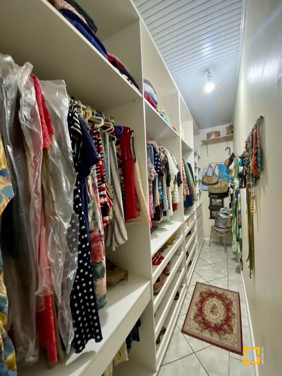 Casa com 160m², 5 quartos (sendo 1 suíte), 5 garagens, no bairro Ingleses em Florianópolis
