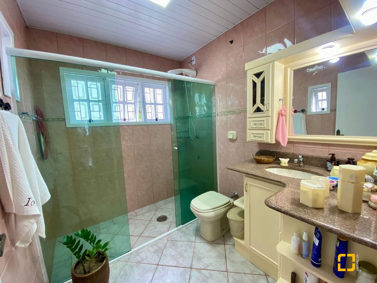 Casa com 160m², 5 quartos (sendo 1 suíte), 5 garagens, no bairro Ingleses em Florianópolis