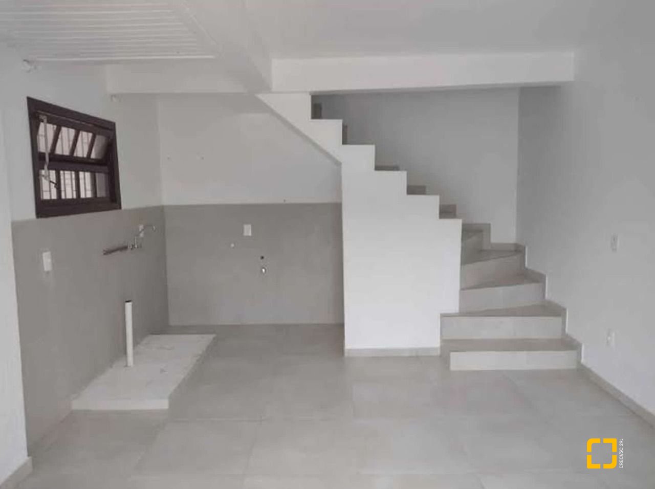 Casa com 600m², 10 quartos, 6 garagens, no bairro Ingleses em Florianópolis