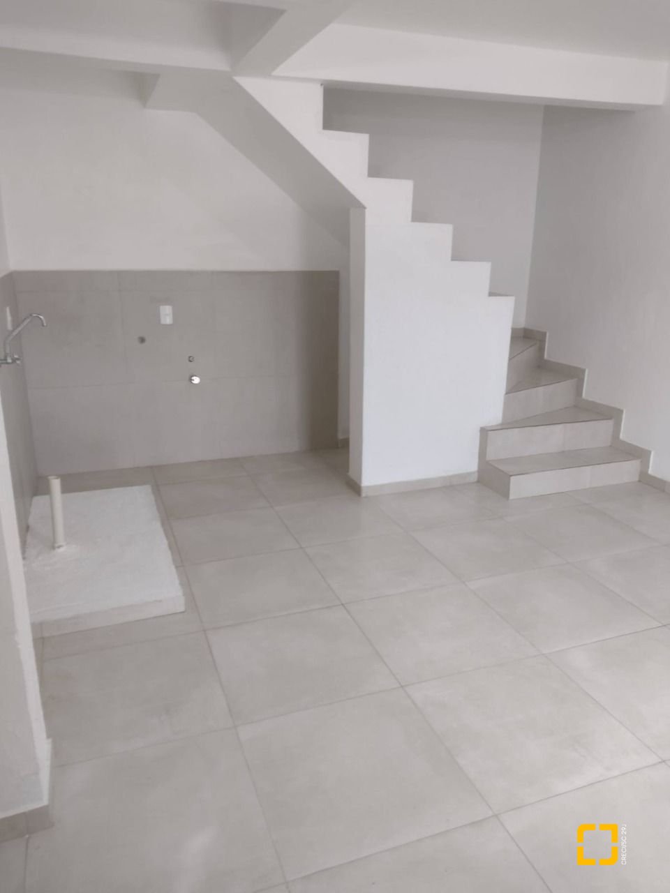 Casa com 600m², 10 quartos, 6 garagens, no bairro Ingleses em Florianópolis